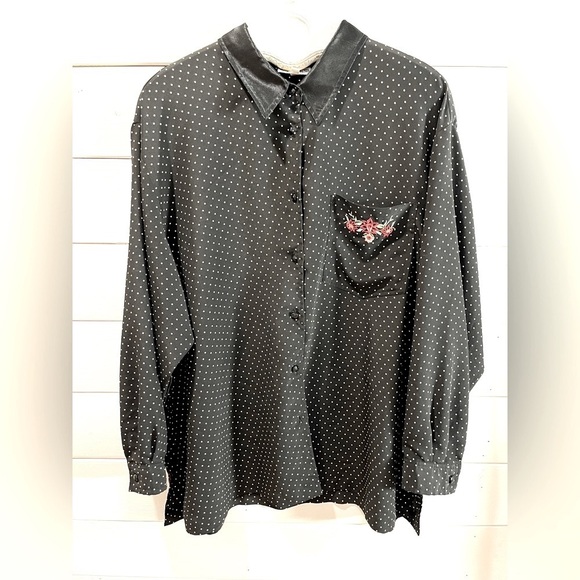 R RUSS SIGNATURE – Black Polka Dot Blouse with Embroidered Pocket – Size 2X - Picture 1 of 9
